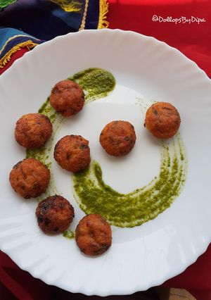 A picture of Rice Potato Paniyaram.