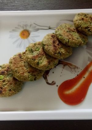 A picture of Oats & peas patties/cutlets.