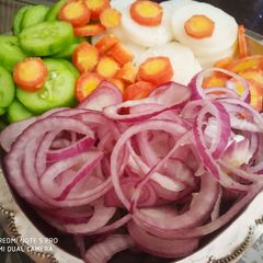 A picture of Fresh Veggies salad.