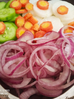 A picture of Fresh Veggies salad.