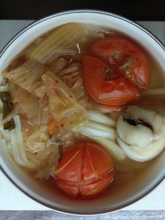 超簡單電鍋版蕃茄泡菜麵 的食譜成品照片