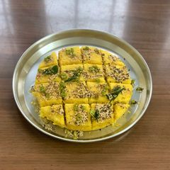 A picture of Dhokla.