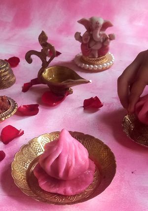 A picture of Gulkand Modak.