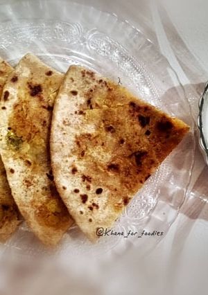 A picture of Aloo ka paratha.