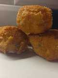 Croquetas de arroz y salsa bechamel