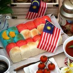 A picture of Roti Bun Manis Jalur Gemilang.