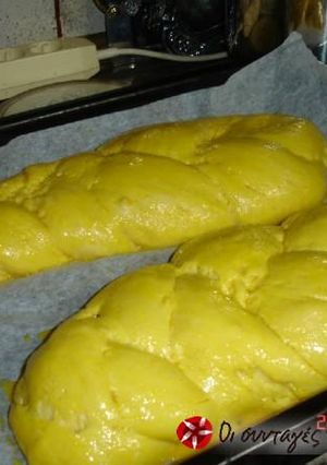 A picture of Tsourekia in the bread machine.