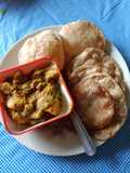লুচি আর আলু মটরের তরকারি(luchi tarkari recipe in Bengali)