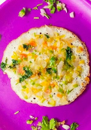 ઉત્તપમ(uttapam recipe in Gujarati) રેસીપી મુખ્ય ફોટો
