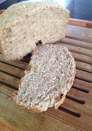 Una foto de Pan de espelta y harina blanca 0000 en máquina eléctrica de pan