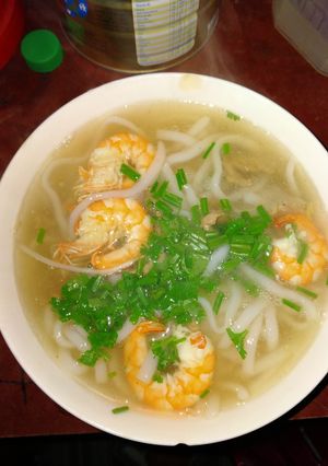 Hình của món Bánh canh thịt nạc và tôm.