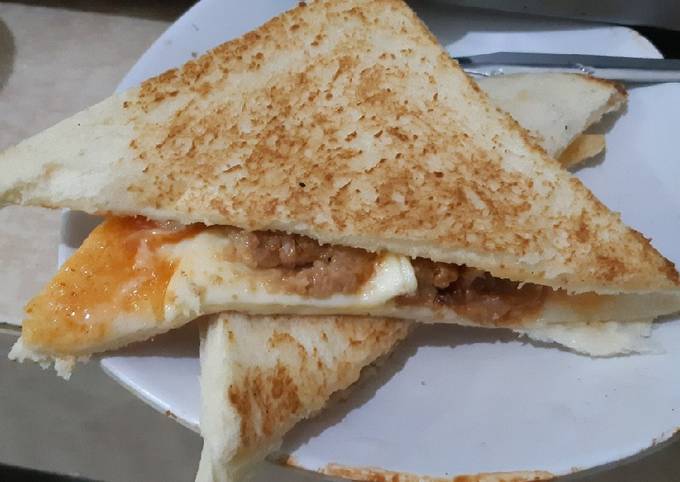 Roti Bakar Kornet