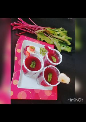 A picture of Carrot apple beetroot juice.