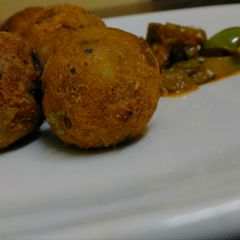 A picture of Potato Cheese Balls.