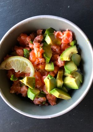 Une photo de Chirashi de saumon