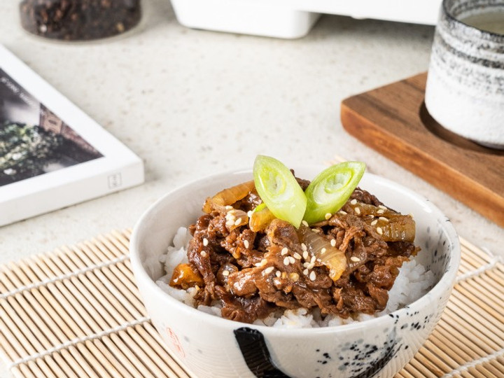 Bagaimana Menyiapkan Beef Donburi, Lezat Sekali