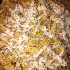 A picture of Chili cheese fries.