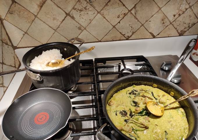 How to Prepare Quick Thai Coconut Chicken Curry