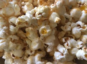 Hình của món Bắp rang bơ 🍿.