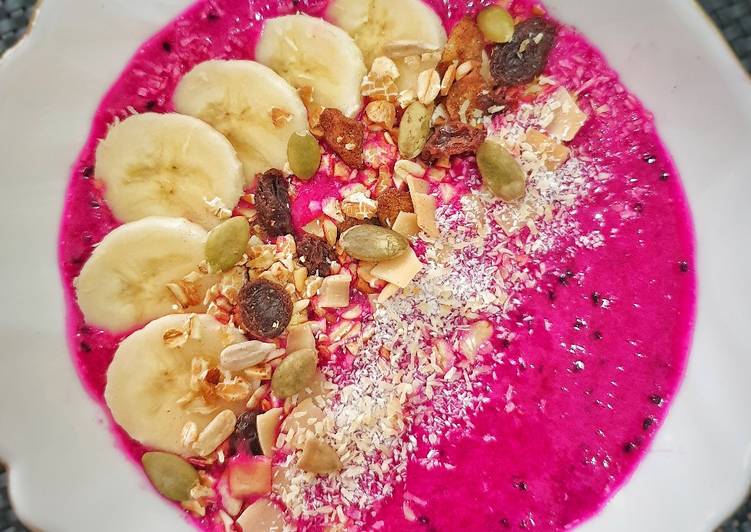 Dragona Smoothies (Banana Dragon Fruit)