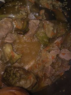 Una foto de Estofado de carne, alcachofas y quinoa