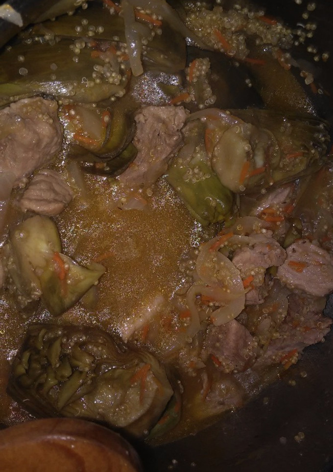 Una foto de Estofado de carne, alcachofas y quinoa