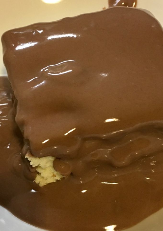 Menzás piskótakocka csokiöntettel recept fotója