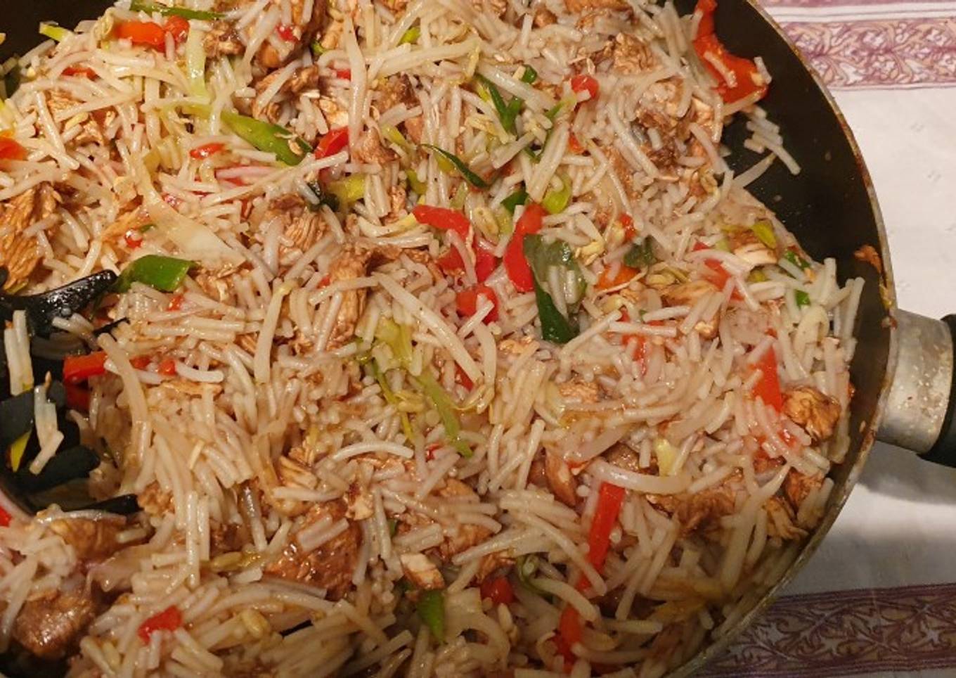 Chow mein con pollo