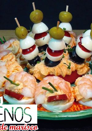 Foto principal de Huevos rellenos de crema de marisco. Riquísimos y súper fáciles