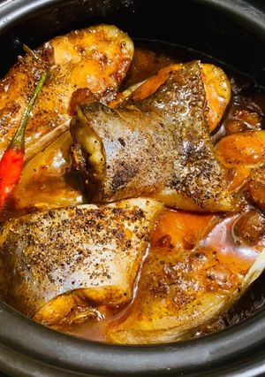 A picture of Vietnamese Clay Pot Braised Catfish (Cá Kho Tộ).