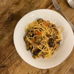 A picture of 🍝 Aubergine, beef mince, fresh tomatoes pasta.