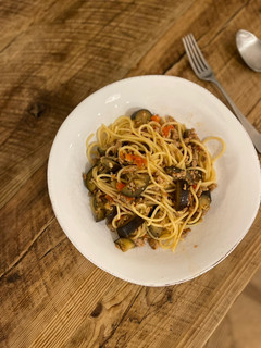 A picture of 🍝 Aubergine, beef mince, fresh tomatoes pasta.
