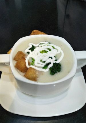 A picture of Cream Of Brokly Soup.