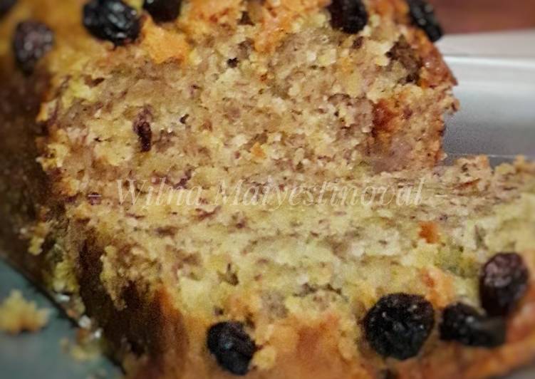 Eggless Raisin Banana Cake