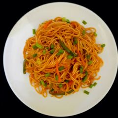 A picture of Chow mein.