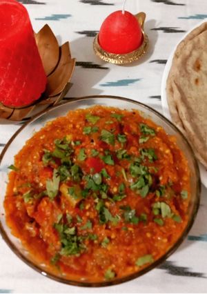 A picture of Baingan bharta & Jowar bhakri.