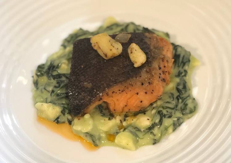 Grill Salmon with Creamy Spinach