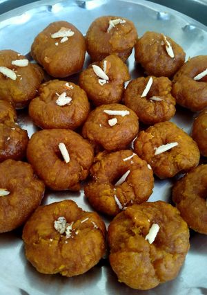 बालूशाही (balushahi recipe in Hindi) रेसिपी मुख्य फोटो