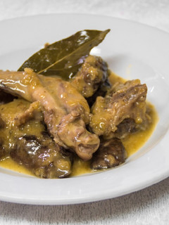 Una foto de Conejo en salsa