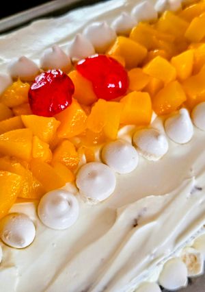 Una foto de Torta, postre estilo Chajá, versión Argenta y muuuuy fácil con ingredientes comerciales 🇺🇾 🇦🇷