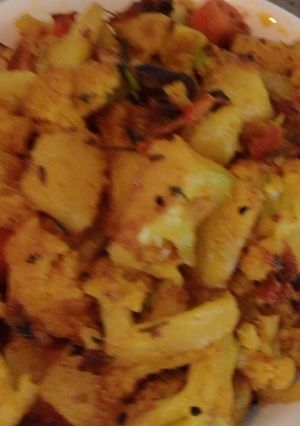 আলু ফুলকপি ভাজা(aloo fulkopi bhaja recipe in Bengali) রেসিপির প্রধান ছবি