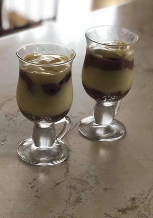 Édes hármas pohárdesszert recept fotója