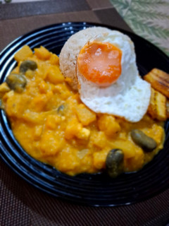 Una foto de Ajiaco de papas y habas
