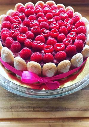 Une photo de Charlotte aux framboises