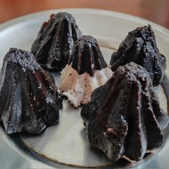 A picture of Oreo Kolukkattais.