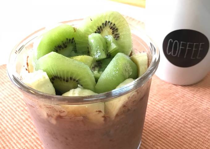 Overnight oats de chocolate y fruta (sin azúcar y FIT) Receta de Nairi-  Cookpad