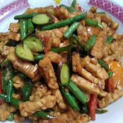 รูปของ Tumis tempe kacang panjang #siap ramadhan