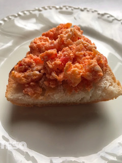 Una foto de Strapatsada griega o revuelto de huevo con tomate