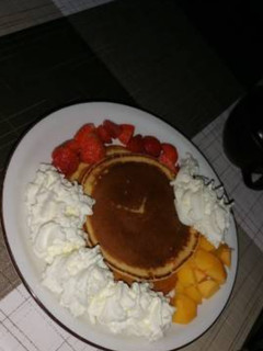 Una foto de Tortitas sabor vainilla con frutas
