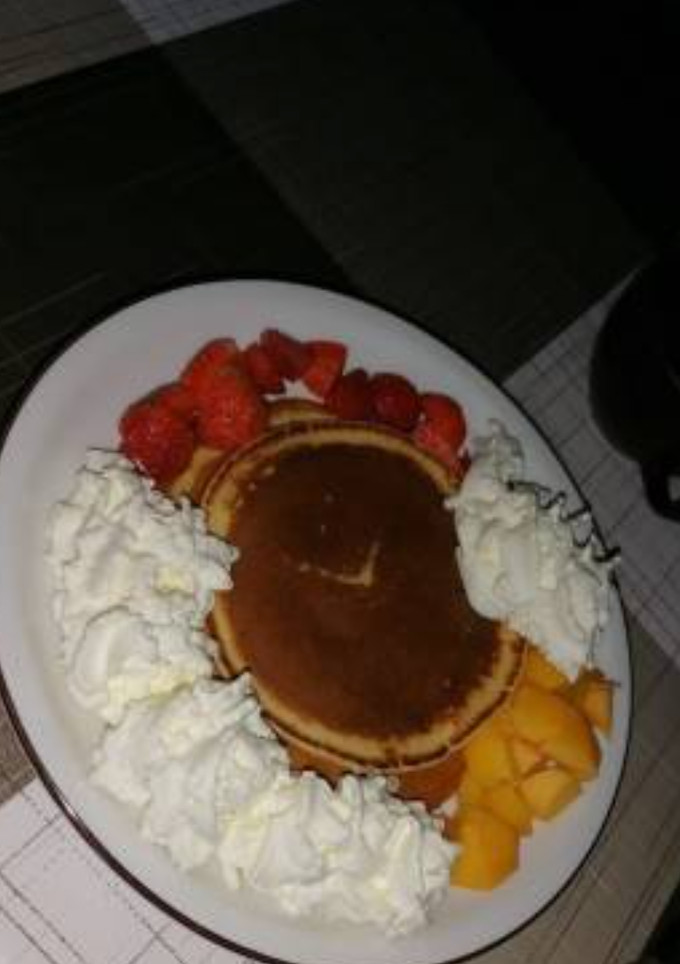 Una foto de Tortitas sabor vainilla con frutas